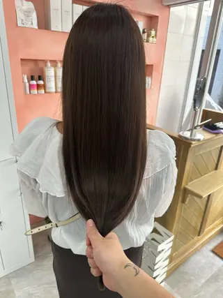 ロング レイヤーカット ベージュ/ダイチのヘアスタイル