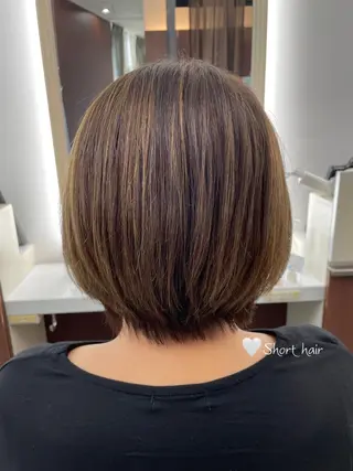 ショート カラー 豊田 智美のヘアスタイル