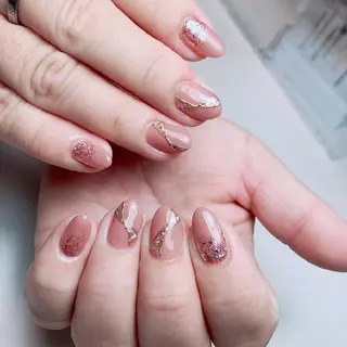 ミディアム ネイル ☺︎山部 志麻☺︎のネイルデザイン