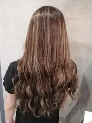 ロング カラー grow上野御徒町【グロウ】所属・ブリーチ・ハイトーン 特化🎉内山のヘアスタイル