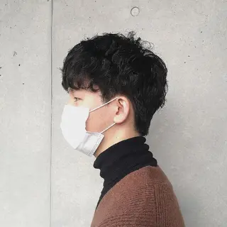 メンズ パーマ 渡辺 愛枝/艶カラー🩵のヘアスタイル