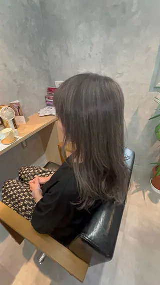 セミロング motoトップカラー リスト/ブリーチカラのヘアスタイル