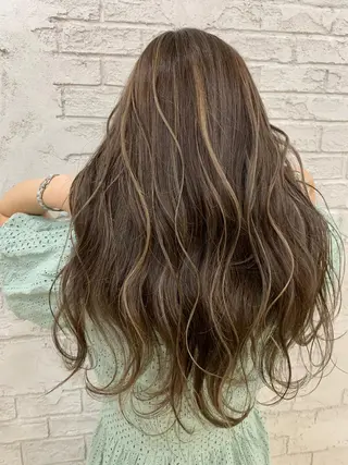 セミロング 🇺🇸ハイライト特 化美容師🇺🇸漆沢のヘアスタイル