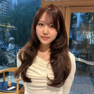 ロング カラー レイヤー/手書きネイ ルCOCORO 🎀のネイルデザイン