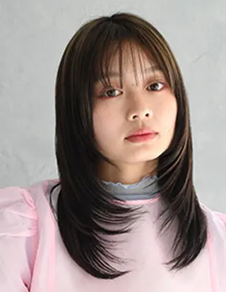 セミロング 中島 育枝のヘアスタイル