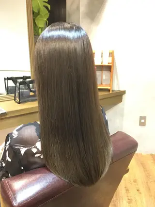 セミロング 髪質改善くすみカラー 🍀/石川大輔のヘアスタイル