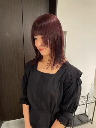 ミディアム カラー MIU/ルーツカラー 顔まわりレイヤーのヘアスタイル