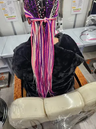  渡辺 マリのヘアスタイル