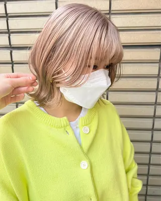 ミディアム ブリーチ/ウルフ ハッシュカット/石山のヘアスタイル