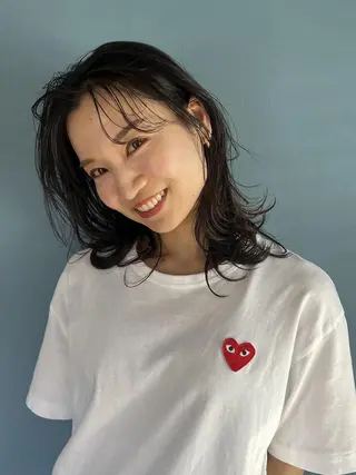 ミディアム 高松 莉璃のヘアスタイル