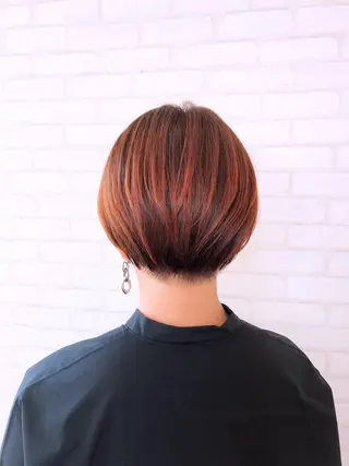ショート カラー アオガミ （前髪顔周りカット）のヘアスタイル
