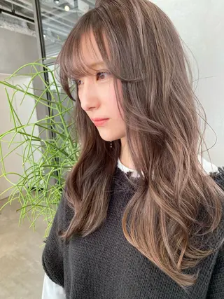 セミロング カラー 艶ハイトーンブリーチ 🌈小林侑雅のヘアスタイル