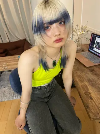 ミディアム カラー ALLY所属・ウルフカット / ケアブリーチのヘアスタイル