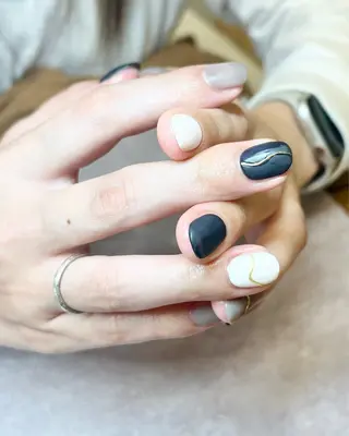 ネイル komorebi. 小峯 真実のネイルデザイン