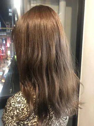 セミロング カラー 髪質改善&ブリーチ 伊勢 祐一郎のヘアスタイル