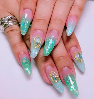 ネイル bijou所属・相馬 礼菜のネイルデザイン