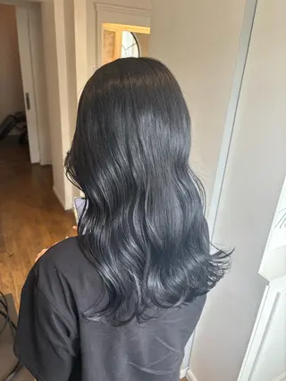 ロング カラー 栗林 茉那のヘアスタイル