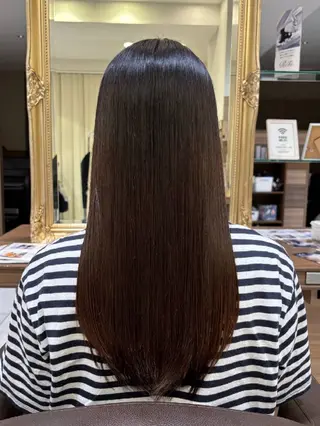 ロング カラー 秋元 雅のヘアスタイル