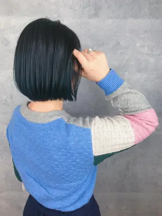 ショート カラー _WHITE 天王寺のヘアスタイル