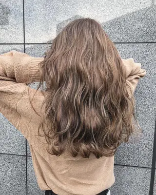 ロング カラー REVE所属・TAKU 美容師のヘアスタイル