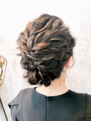 ミディアム ヘアアレンジ SAKURA所属・鹿取 三紗子のヘアスタイル