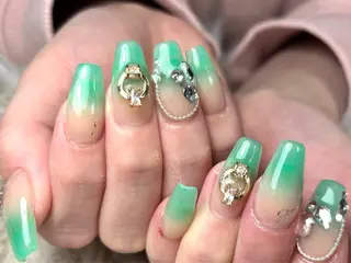 ネイル Salute本店 🦋仲原里佳のネイルデザイン