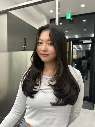 ロング 大人レイヤー/艶髪 🇺🇸TOMONAのヘアスタイル