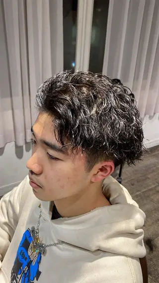 ショート パーマ メンズ 江﨑 翔のヘアスタイル