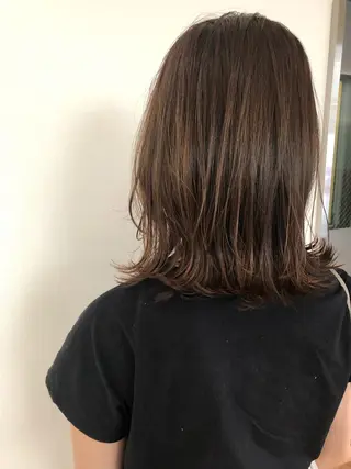 ミディアム カラー 相原 美咲のヘアスタイル