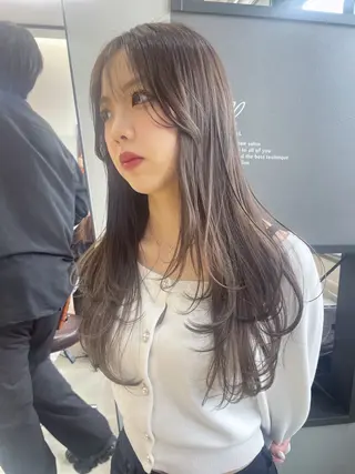 ロング カラー AIRI layer cut hairのヘアスタイル