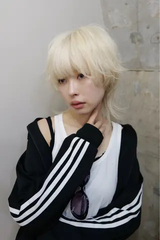 ショート 𝙱𝙻𝙴𝙽 𝚋𝚢 𝚍𝚘𝚝.所属・🤍BLEN 窓🤍のヘアスタイル