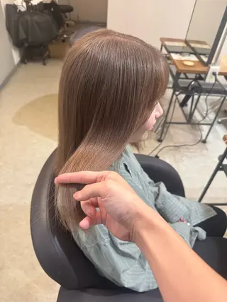 ミディアム ✨艶ブリーチカラー✨ ✨艶髪ストレート✨のヘアスタイル
