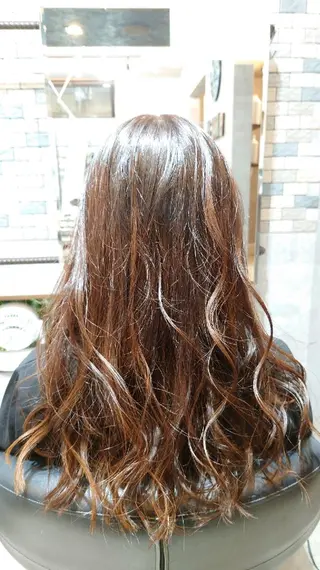 ロング カラー 浅野  勇貴のヘアスタイル