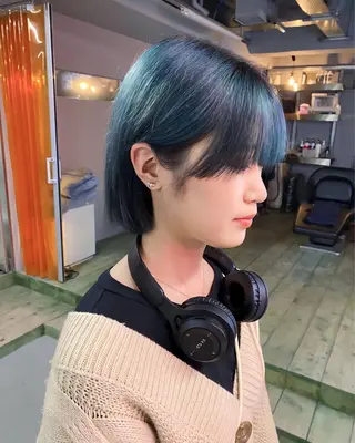 ミディアム カラー 岡本樹一 🍁のヘアスタイル