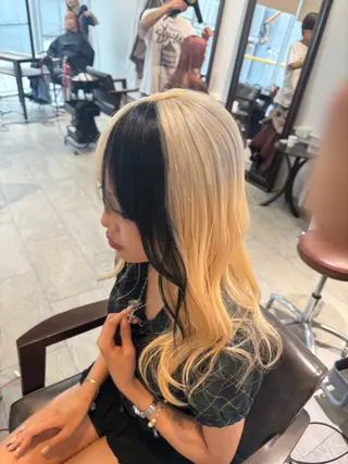 セミロング カラー ヘアアレンジ 🎀ハイトーン・艶 カラー HANA🎀のヘアスタイル