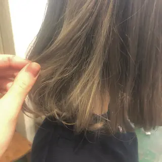 ミディアム レイヤー/ハイトーン 🧸SENAのヘアスタイル