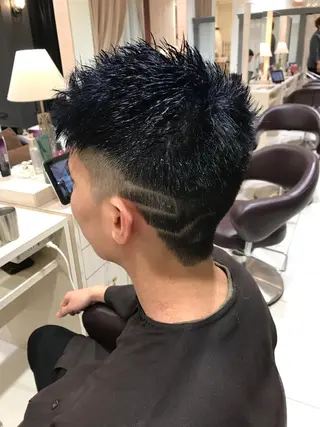 ショート カラー 豊田 恭平のヘアスタイル