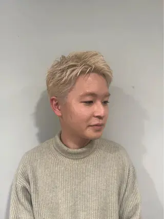 ショート カラー atelier doux dimanche（アトリエ・ドゥー・ディマンシュ）所属・Fukamiレイヤー 透明感カラーのヘアスタイル