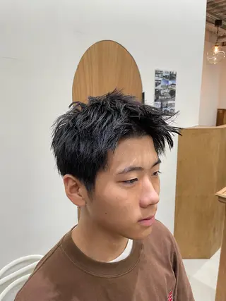 メンズ 慎太朗メンズパーマ/ フェザー/スパイキーのヘアスタイル