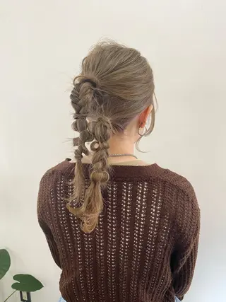 セミロング ヘアアレンジ Kazaoka Saraのヘアスタイル