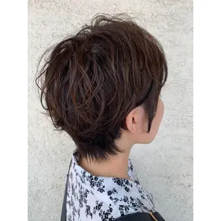 ショート パーマ アブアイ所属・艶髪・酸性ストレート フリツのヘアスタイル
