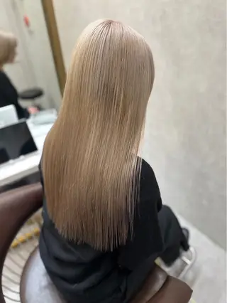 セミロング ハイトーン特化🤍/ ハルナのヘアスタイル