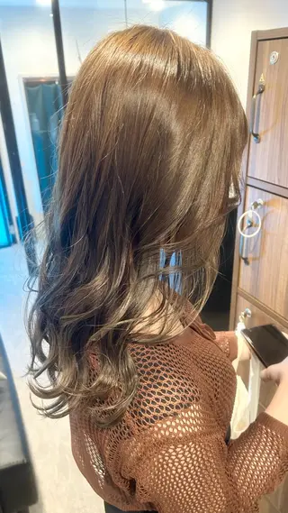 ロング カラー Yo ／ ulu.のヘアスタイル