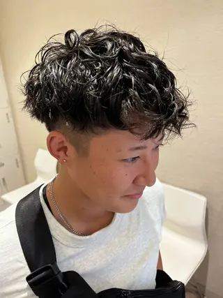 パーマ メンズ 🐺ウルフ× ハイトーン🐺MOEのヘアスタイル