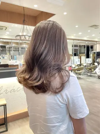 カラー 🫧ミルクティーベー ジュ🫧門脇ゆう🎀のヘアスタイル