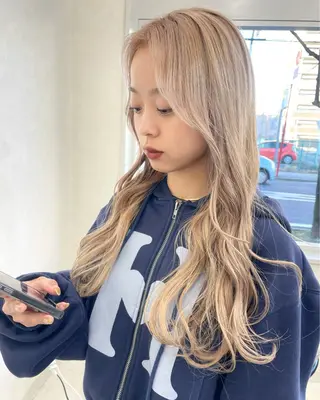 ロング カラー mir所属・柿沼 未夢のヘアスタイル