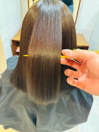 ミディアム フルリール所属・フルリール/中庄/ ハイトーン/縮毛矯正のヘアスタイル