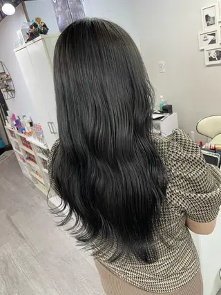 カラー オノ アカネのヘアスタイル