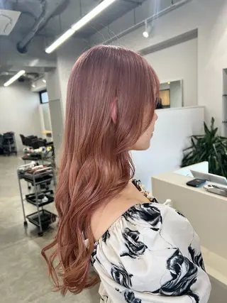ロング 斎藤 朋佳のヘアスタイル