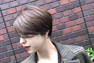 ショート カラー モリオフロムロンドン池袋店所属・冨永 さやかのヘアスタイル